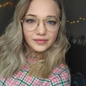 Meet your Posher, Annie